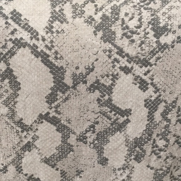 H&M Animal Print Short Sleeve Top White & Gray Small - Picture 4 of 8